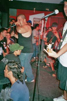 N.o.F.e - NoFe Harcore Band auf dem
        antifa festival punk Oi! in Cali, colombia